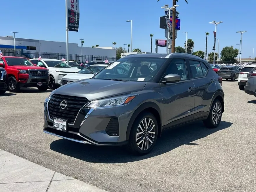 2024 Nissan Kicks SV photo 1