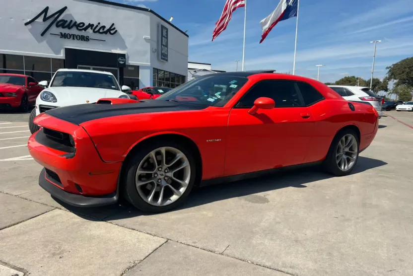 2020 Dodge Challenger R/T photo 1