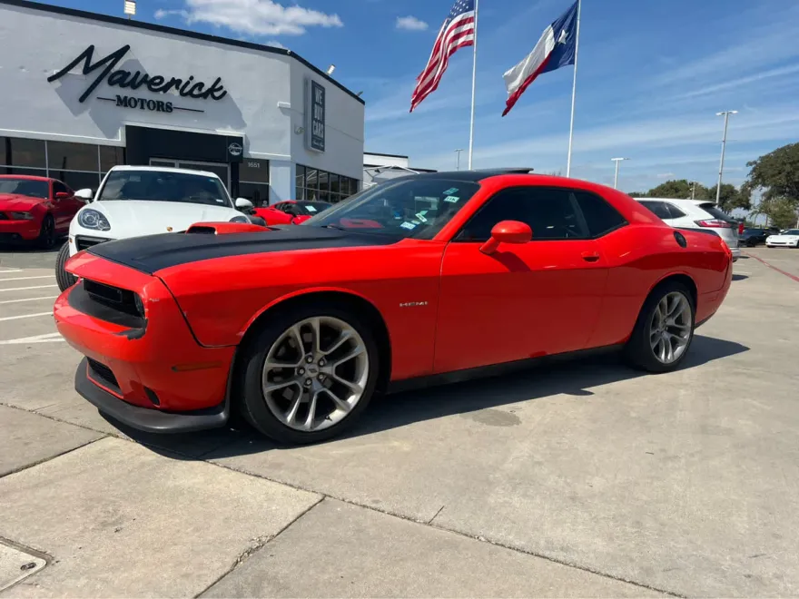 2020 Dodge Challenger R/T photo 1