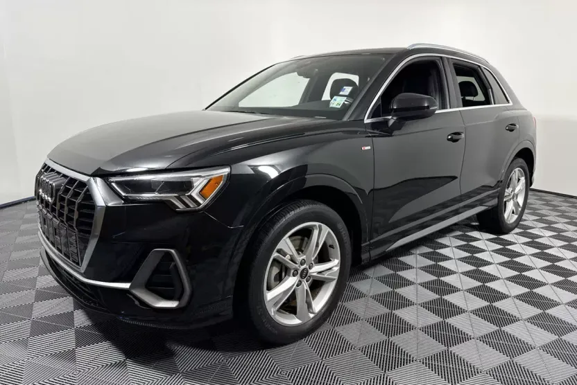 2022 Audi Q3 S line Premium Plus photo 1