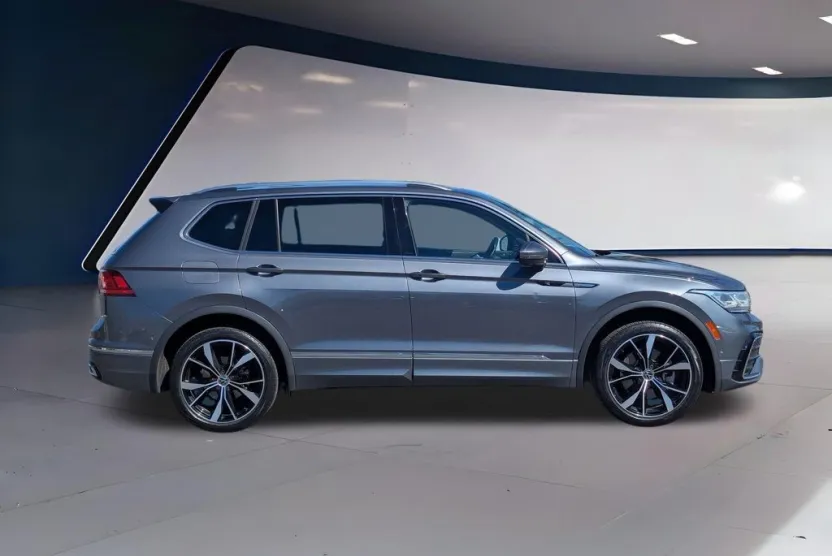 2022 Volkswagen Tiguan SEL Premium R-Line photo 1