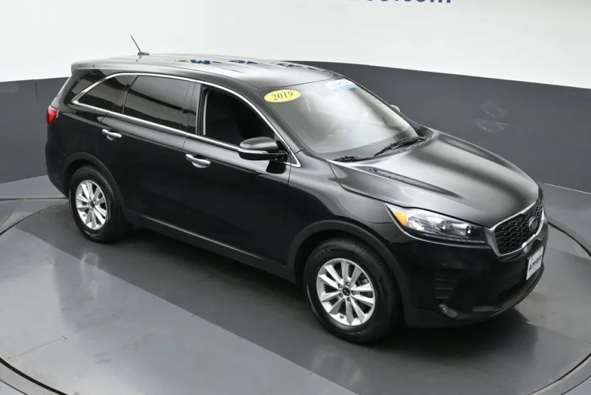2019 Kia Sorento LX photo 1