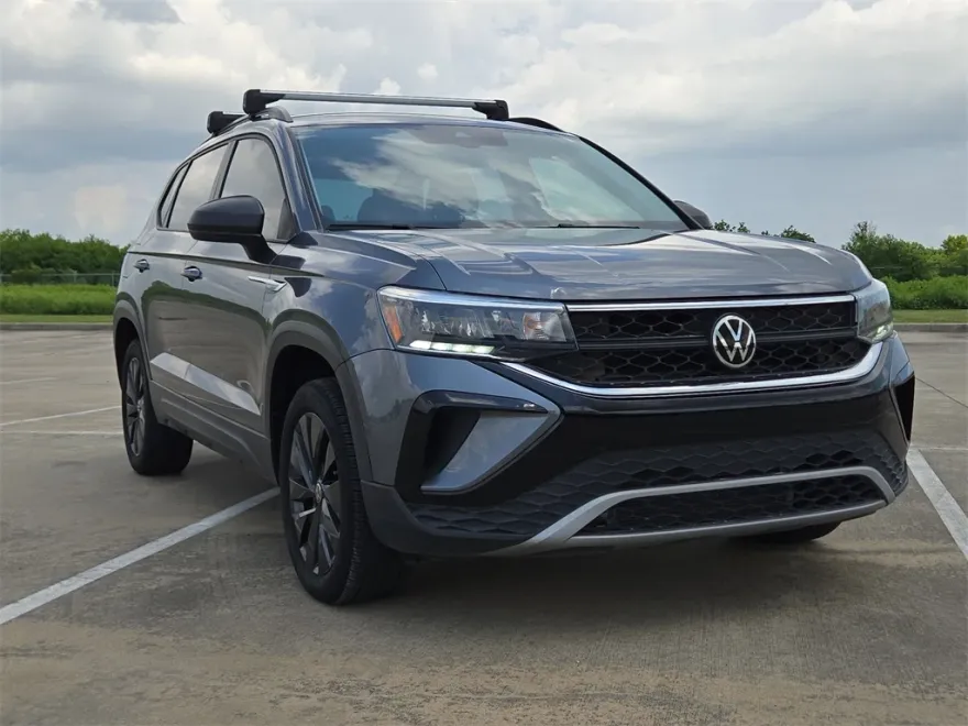 2022 Volkswagen Taos S photo 1