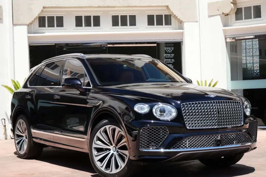 2025 Bentley Bentayga V8 photo 1