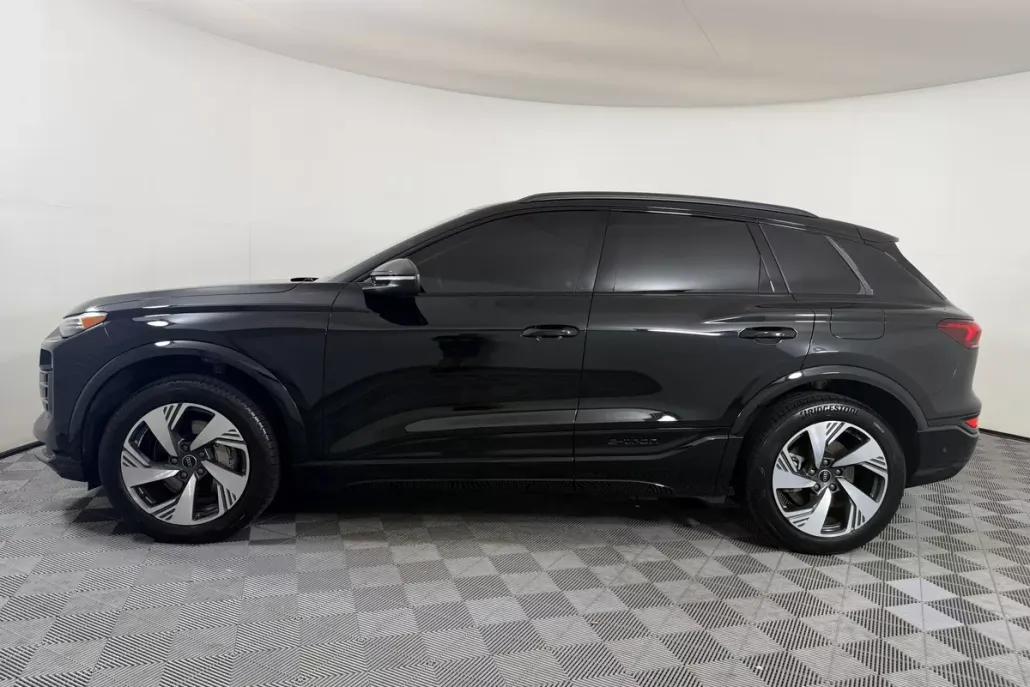2025 Audi Q6 E-tron Premium Plus photo 1