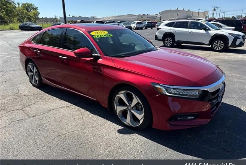 2018 Honda Accord Touring photo 1