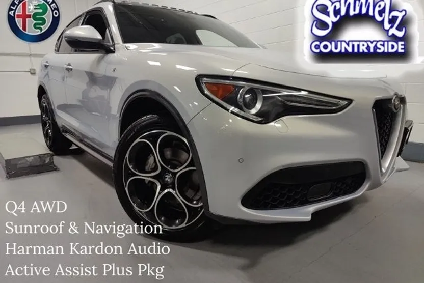 2023 Alfa Romeo Stelvio Ti photo 1