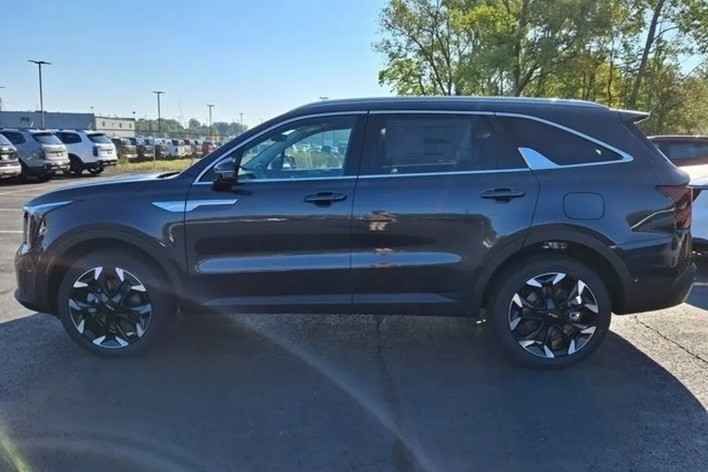 2026 Kia Sorento EX photo 1