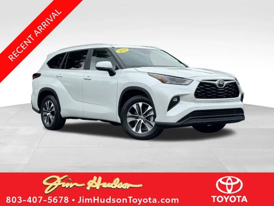 2023 Toyota Highlander XLE photo 1