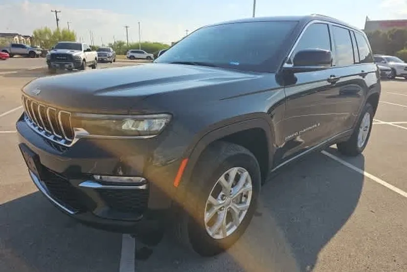 2023 Jeep Grand Cherokee Limited photo 1