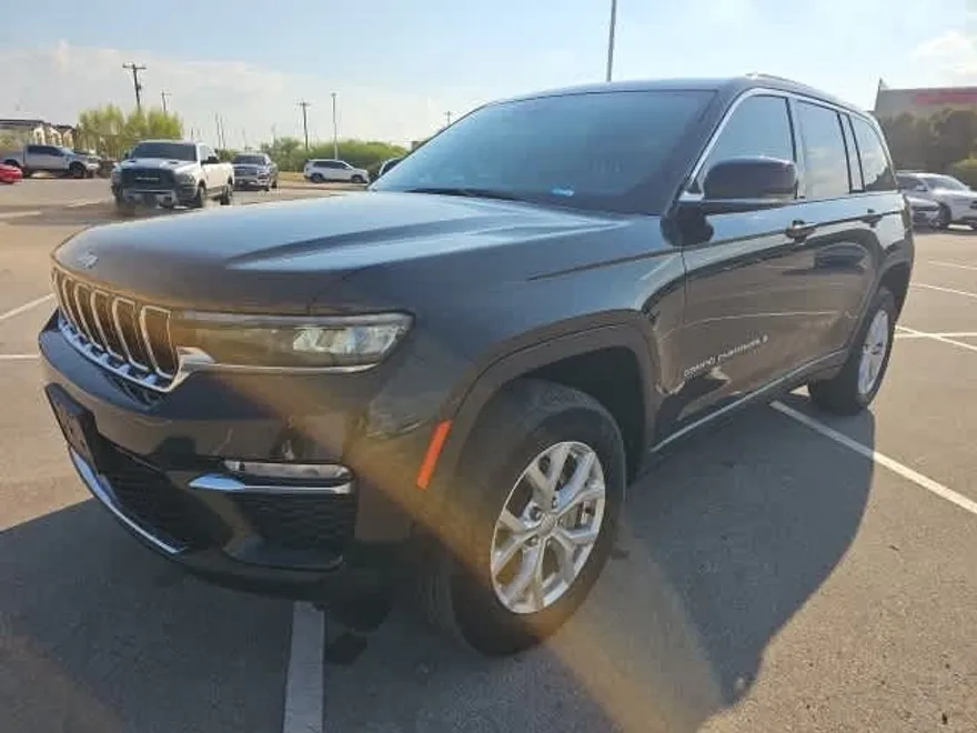 2023 Jeep Grand Cherokee Limited photo 1