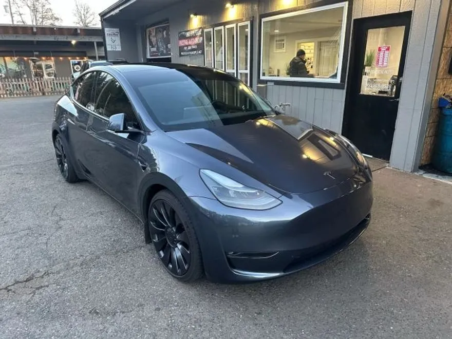 2023 Tesla Model Y Long Range photo 1