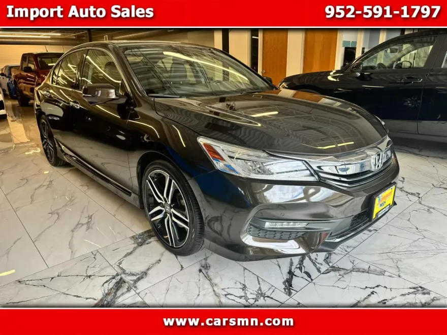 2017 Honda Accord Touring photo 1