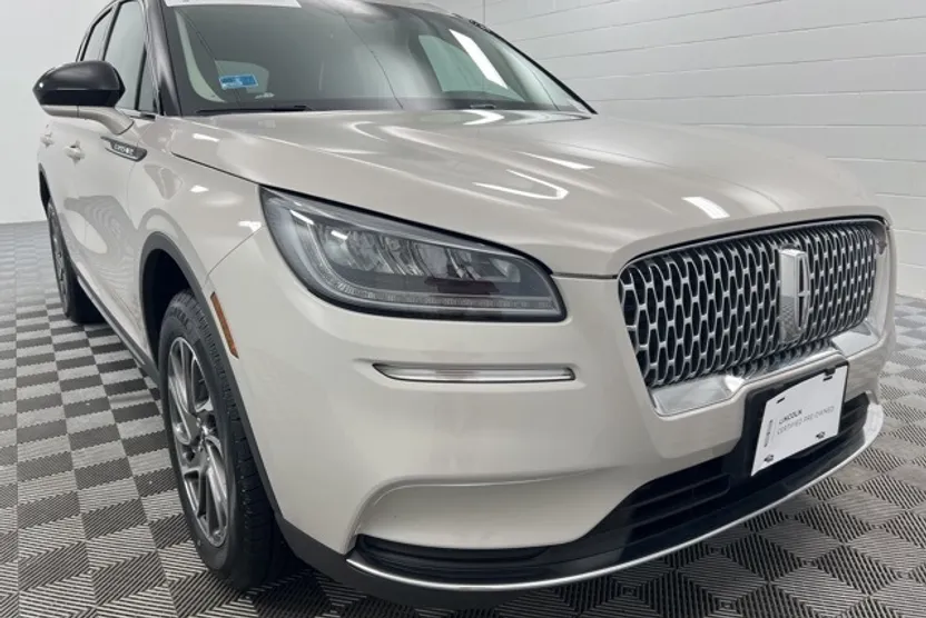 2022 Lincoln Corsair Standard photo 1
