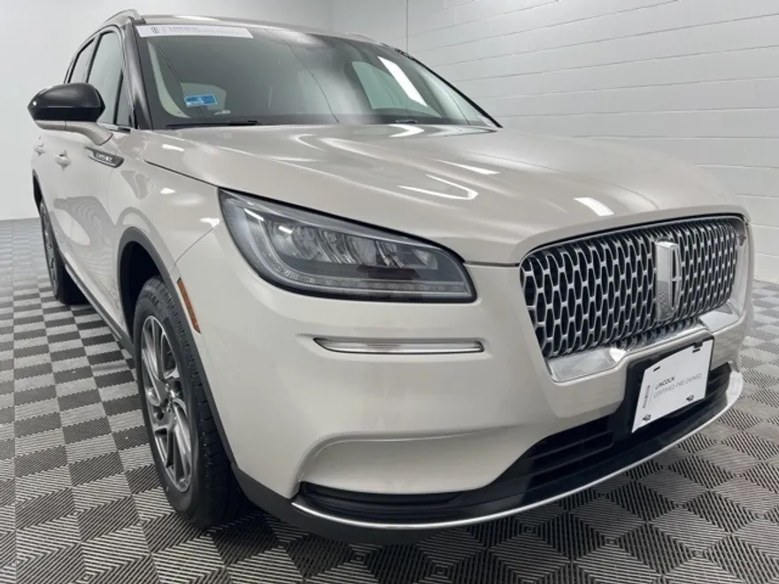 2022 Lincoln Corsair Standard photo 1