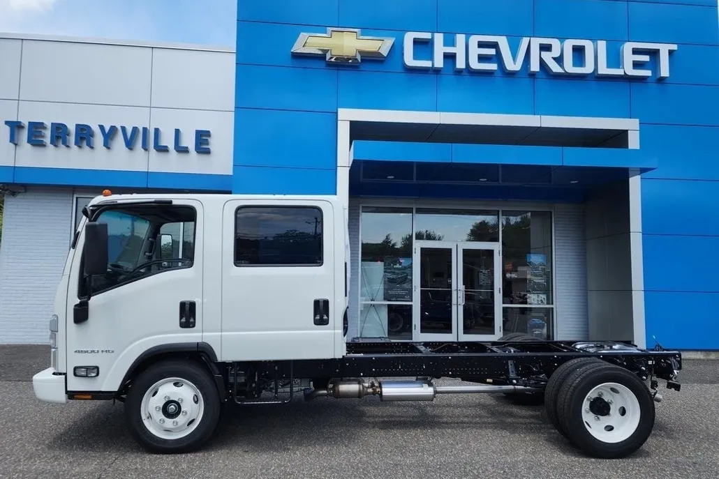 2025 Chevrolet Silverado 4500HD Base photo 1