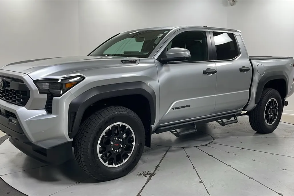 2024 Toyota Tacoma TRD photo 1