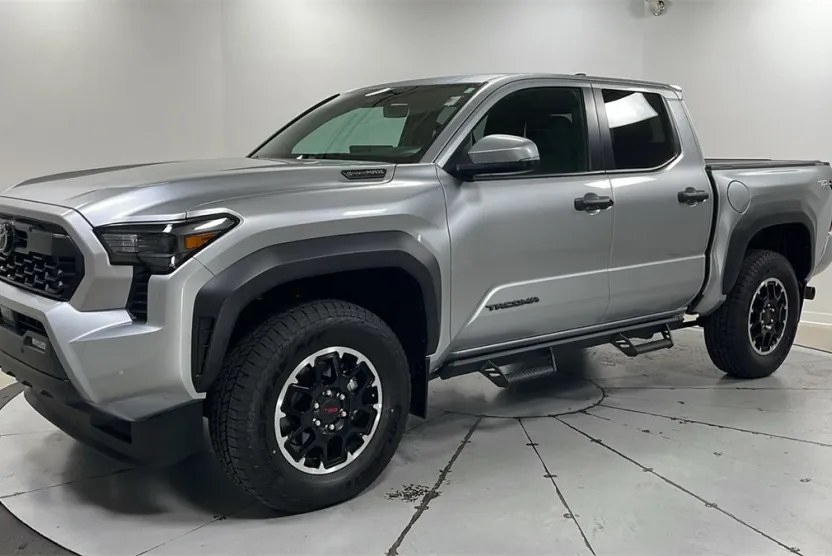 2024 Toyota Tacoma TRD photo 1