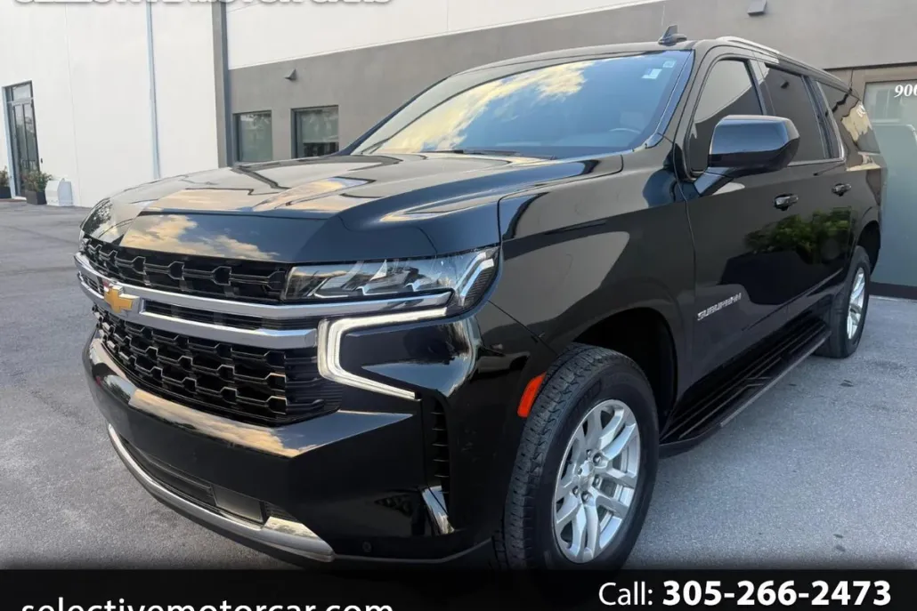 2022 Chevrolet Suburban LS photo 1