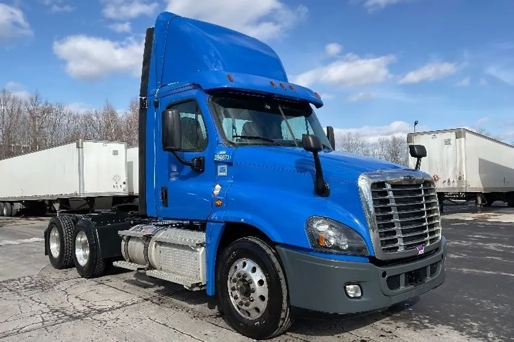 2020 Freightliner Cascadia 125" Sleeper Cab photo 1