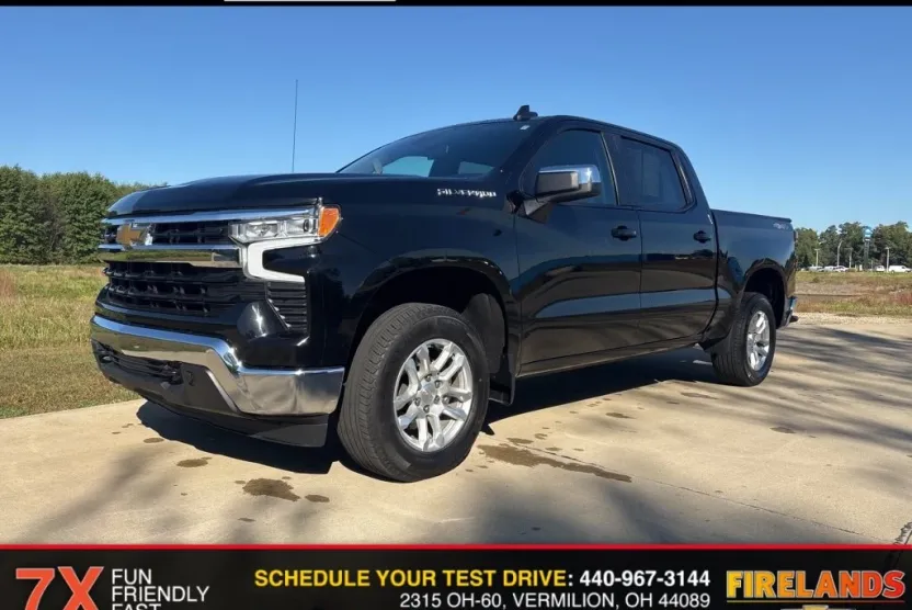 2022 Chevrolet Silverado 1500 LT photo 1