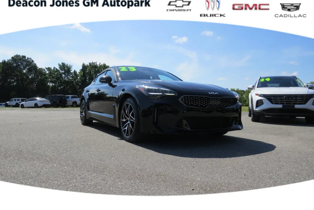 2023 Kia Stinger GT-Line photo 1