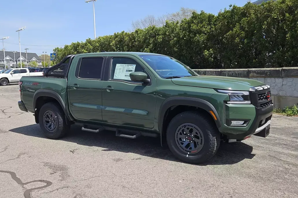 2025 Nissan Frontier PRO-4X photo 1