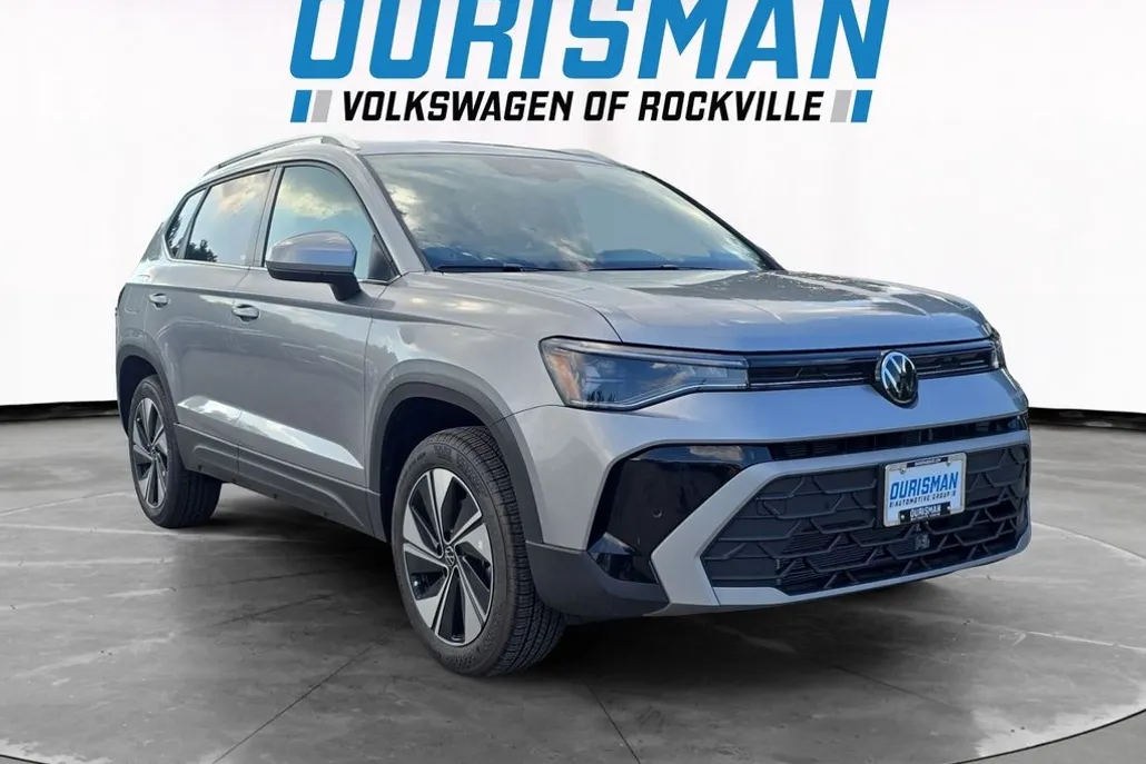 2025 Volkswagen Taos SE photo 1