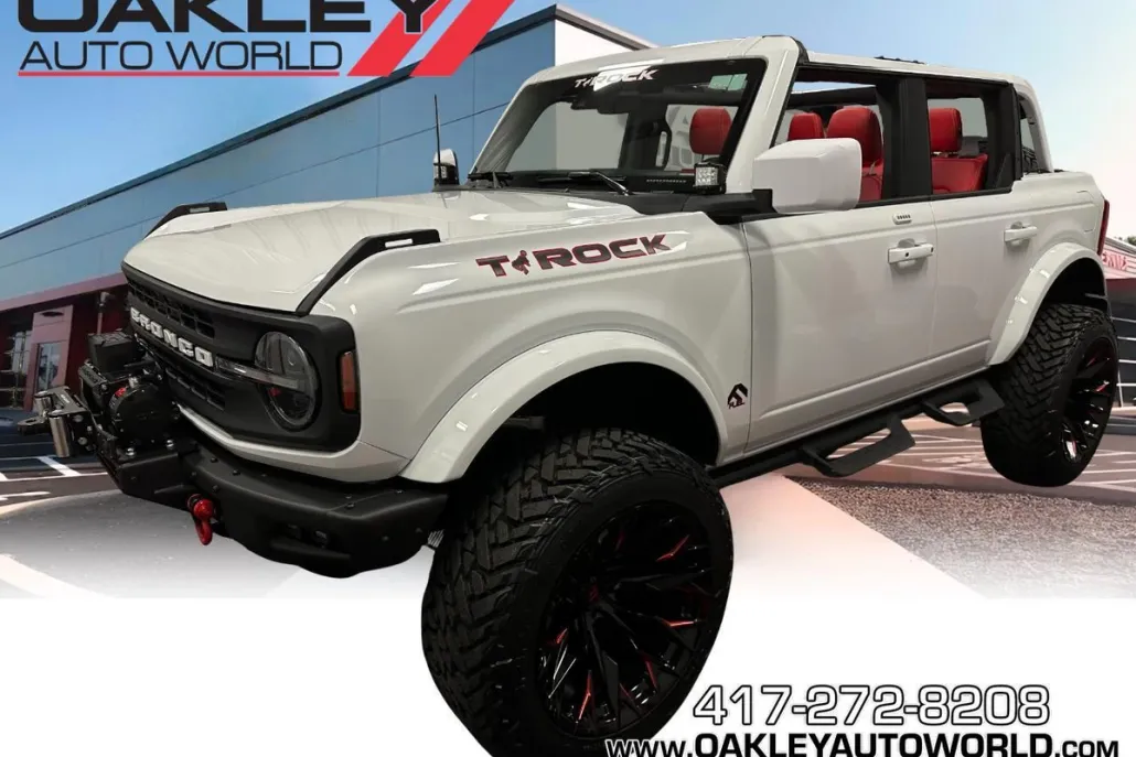 2025 Ford Bronco Base photo 1