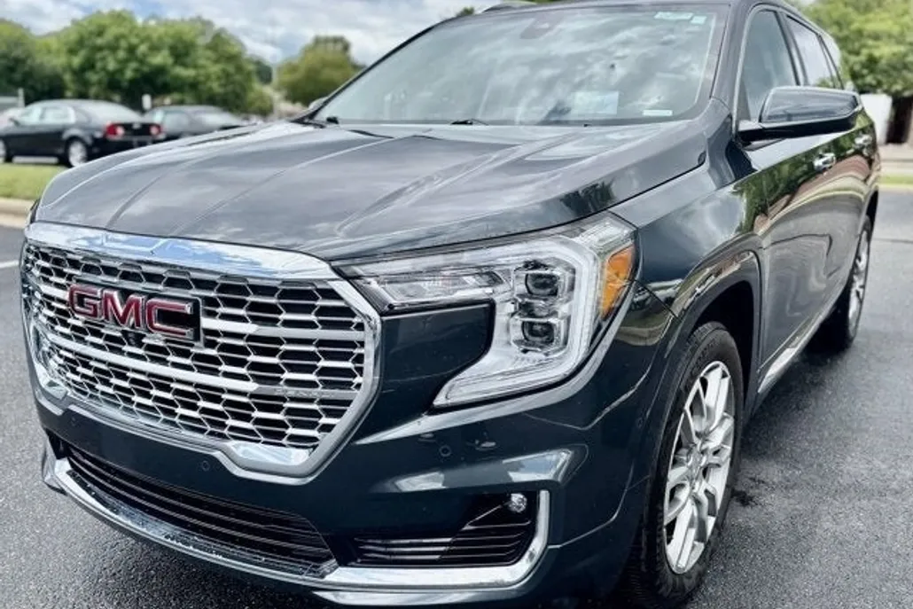 2022 Gmc Terrain Denali photo 1