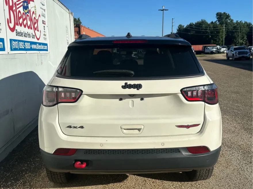 2021 Jeep Compass Trailhawk photo 1