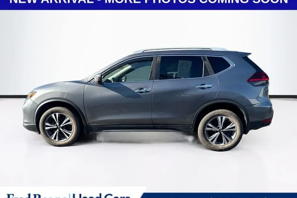2020 Nissan Rogue SV photo 1