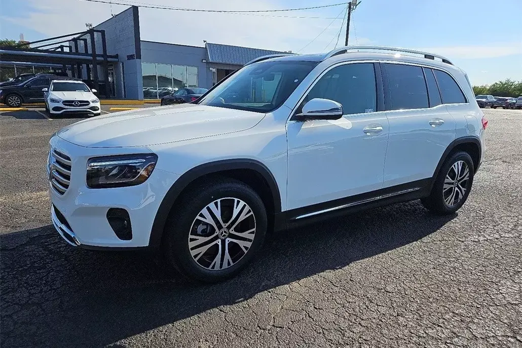 2025 Mercedes Benz GLB 250 photo 1