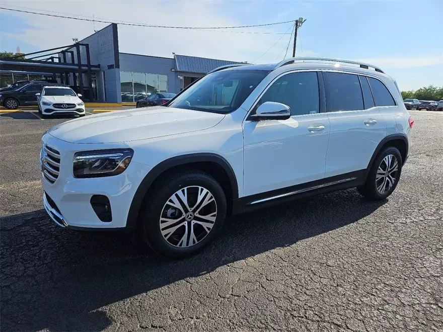 2025 Mercedes Benz GLB 250 photo 1