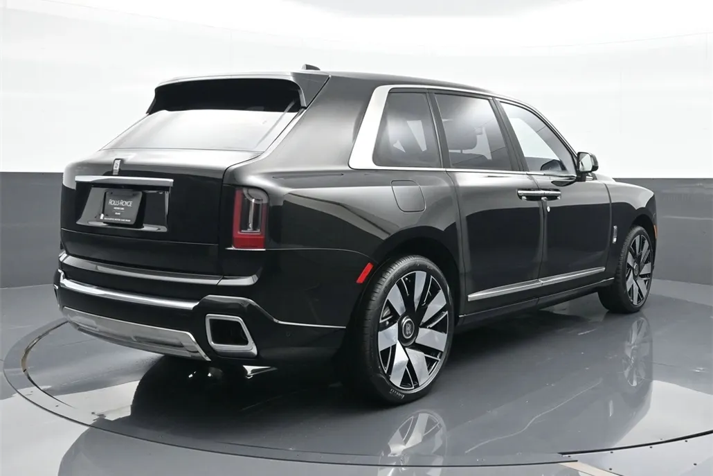 2025 Rolls Royce Cullinan RR photo 1