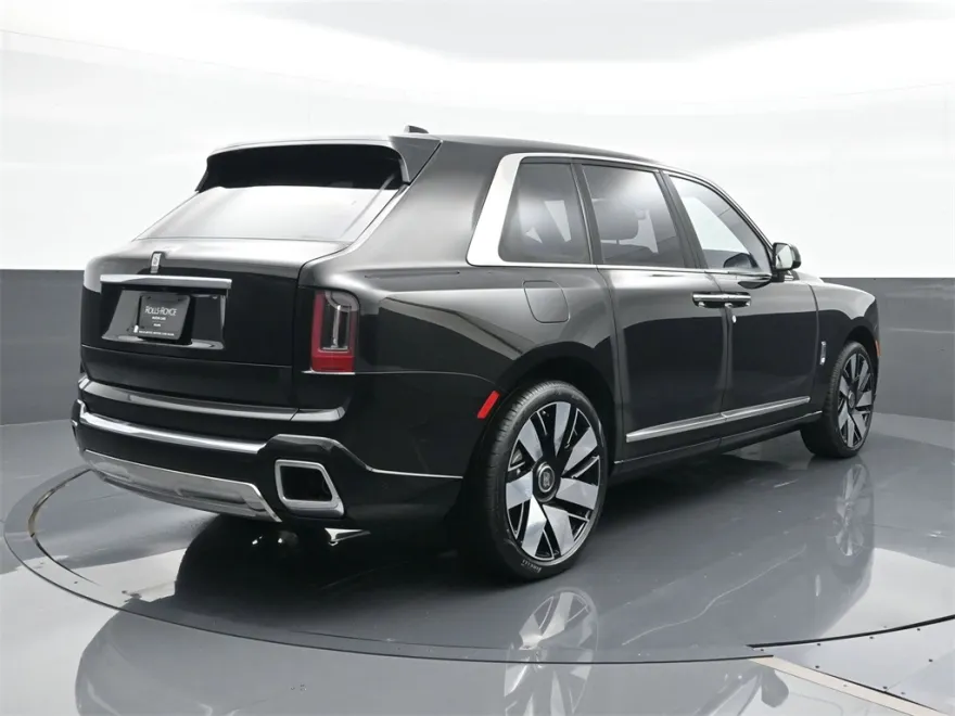 2025 Rolls Royce Cullinan RR photo 1