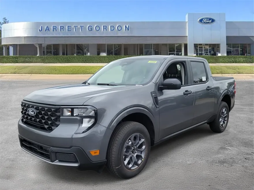2025 Ford Maverick XLT photo 2