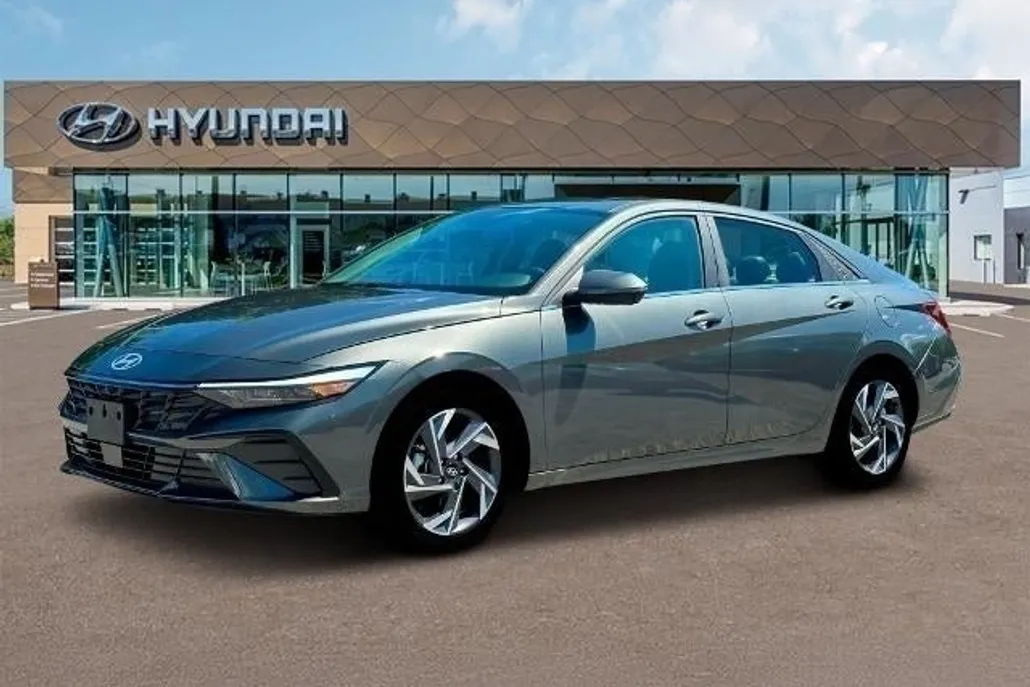 2025 Hyundai Elantra SEL Convenience photo 1