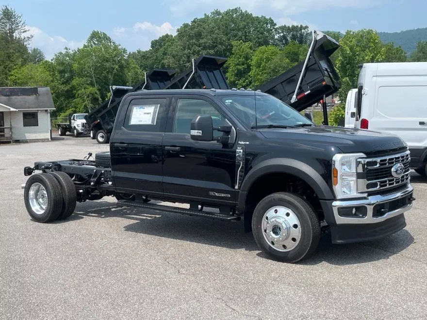 2025 Ford F-450 XLT photo 1