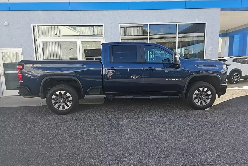2022 Chevrolet Silverado 2500HD Custom photo 1