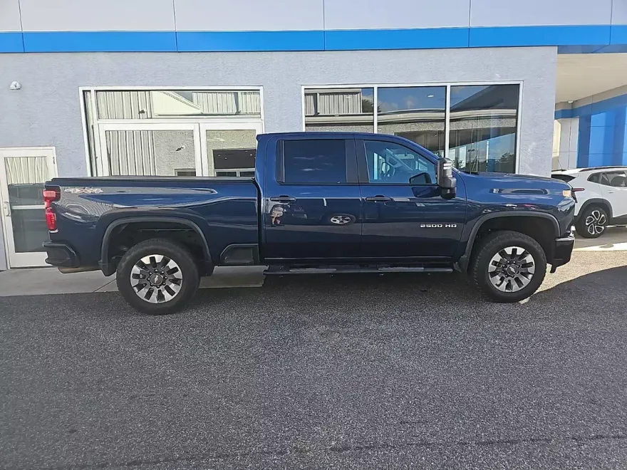 2022 Chevrolet Silverado 2500HD Custom photo 1