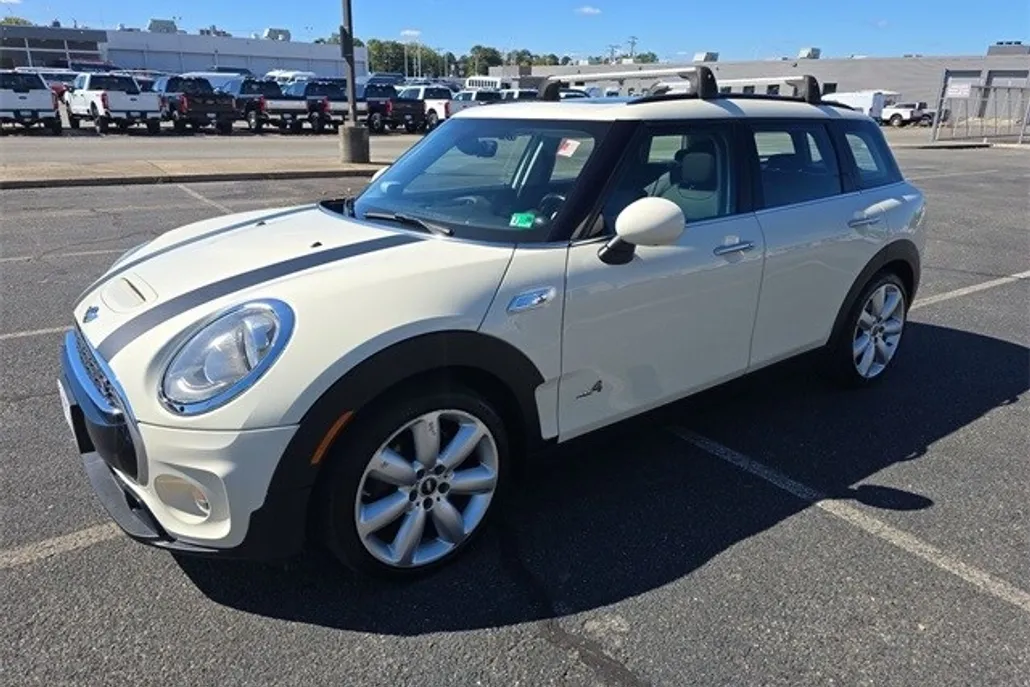 2017 Mini Cooper Base S ALL4 photo 1