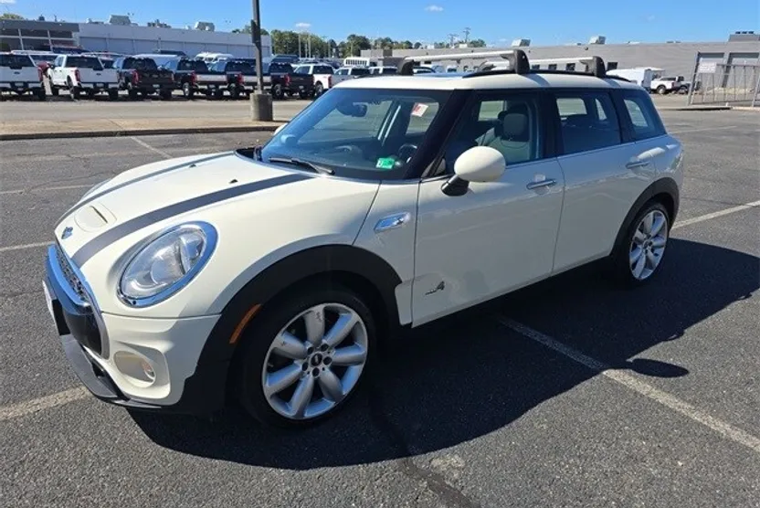 2017 Mini Cooper Base S ALL4 photo 1