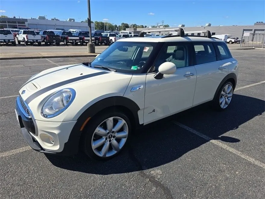 2017 Mini Cooper Base S ALL4 photo 1