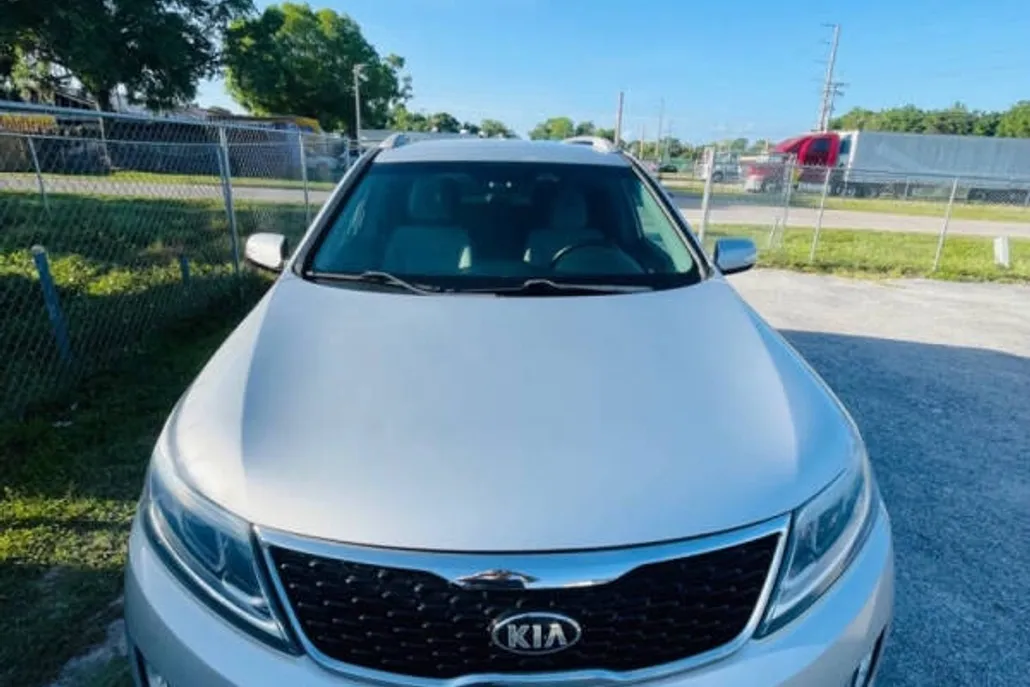 2015 Kia Sorento LX photo 1