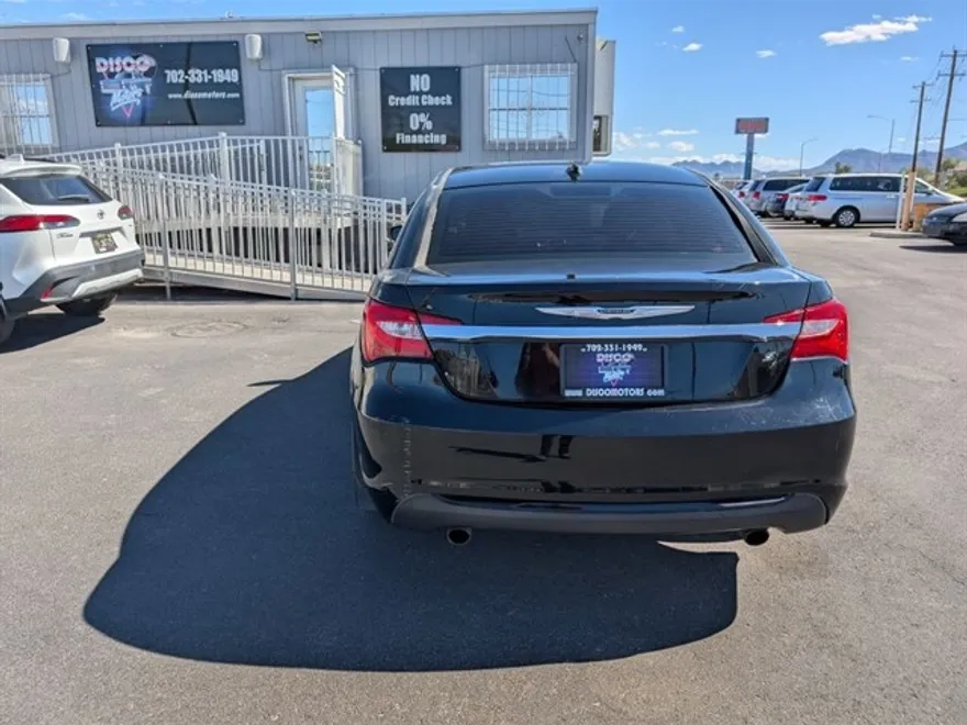 2012 Chrysler 200 Touring photo 1