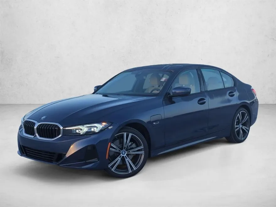 2023 Bmw 330e photo 1