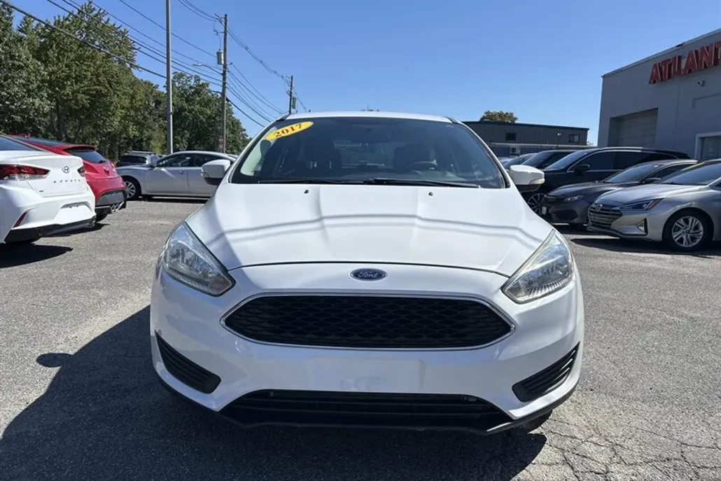 2017 Ford Focus SE photo 1