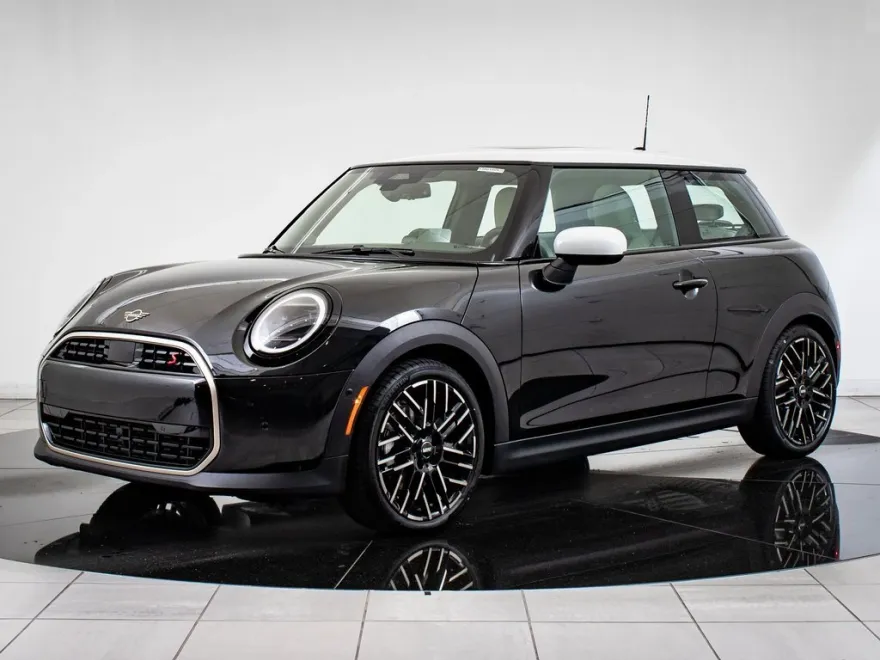 2025 Mini Cooper Hardtop S photo 1