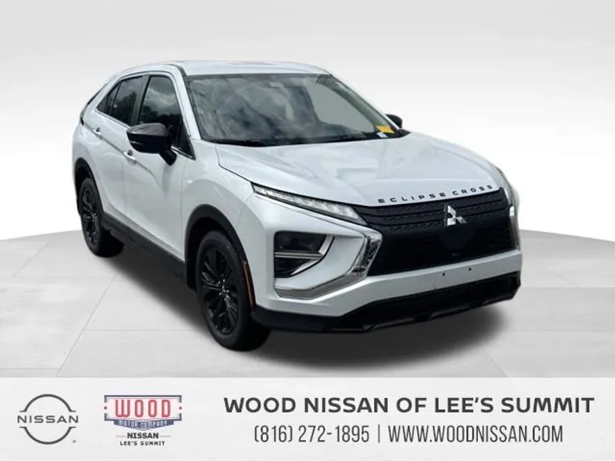 2022 Mitsubishi Eclipse Cross LE photo 1